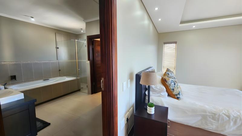 5 Bedroom Property for Sale in Pinnacle Point Golf Estate Western Cape
